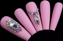 Cargar imagen en el visor de la galería, 1 Box 3D Mix Crystal Glass Diamante Claw Set Nail Rhinestone Tornasol